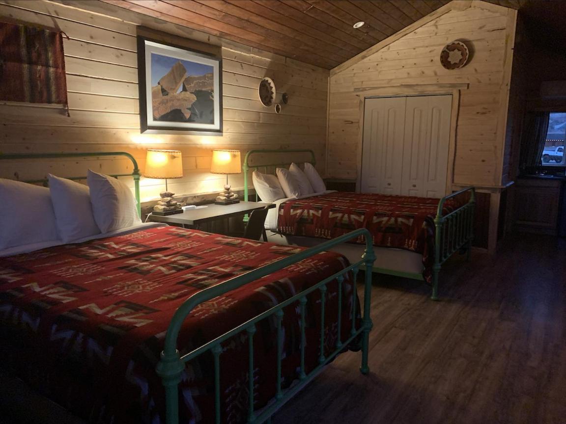 טורי The Rim Rock Inn מראה חיצוני תמונה