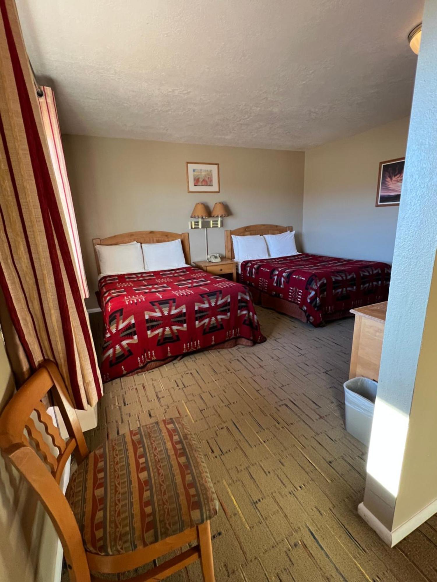 טורי The Rim Rock Inn מראה חיצוני תמונה
