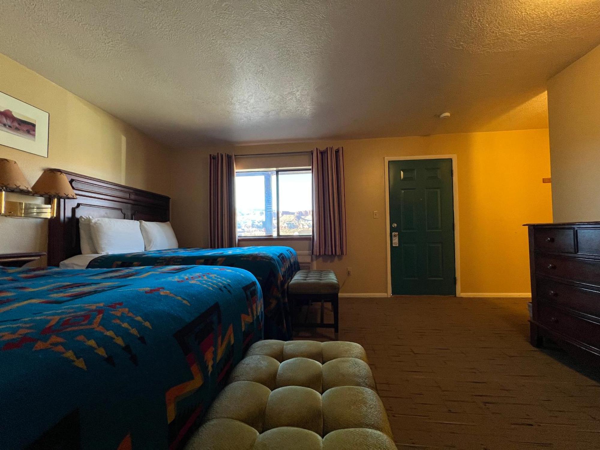 טורי The Rim Rock Inn מראה חיצוני תמונה
