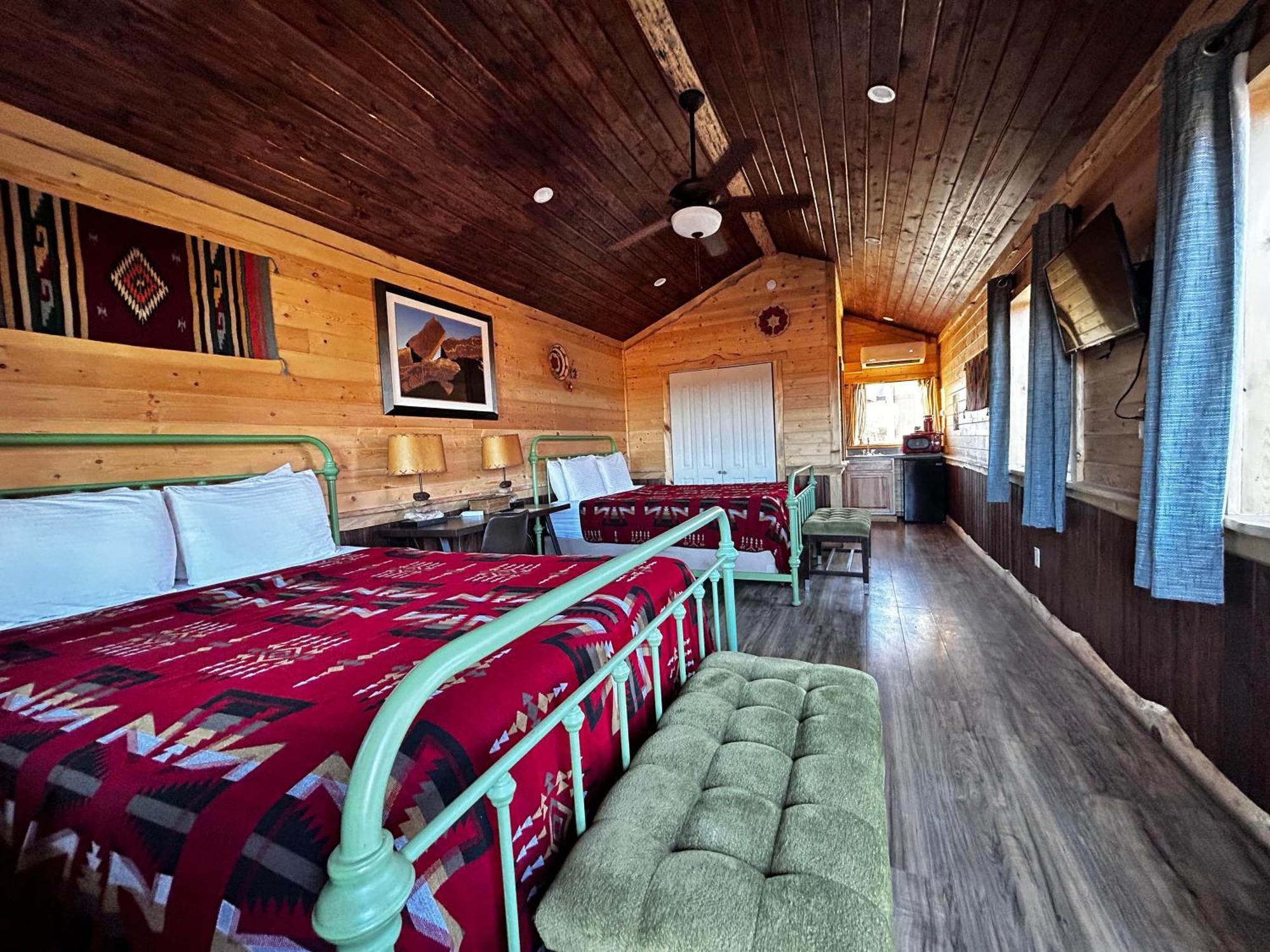 טורי The Rim Rock Inn מראה חיצוני תמונה