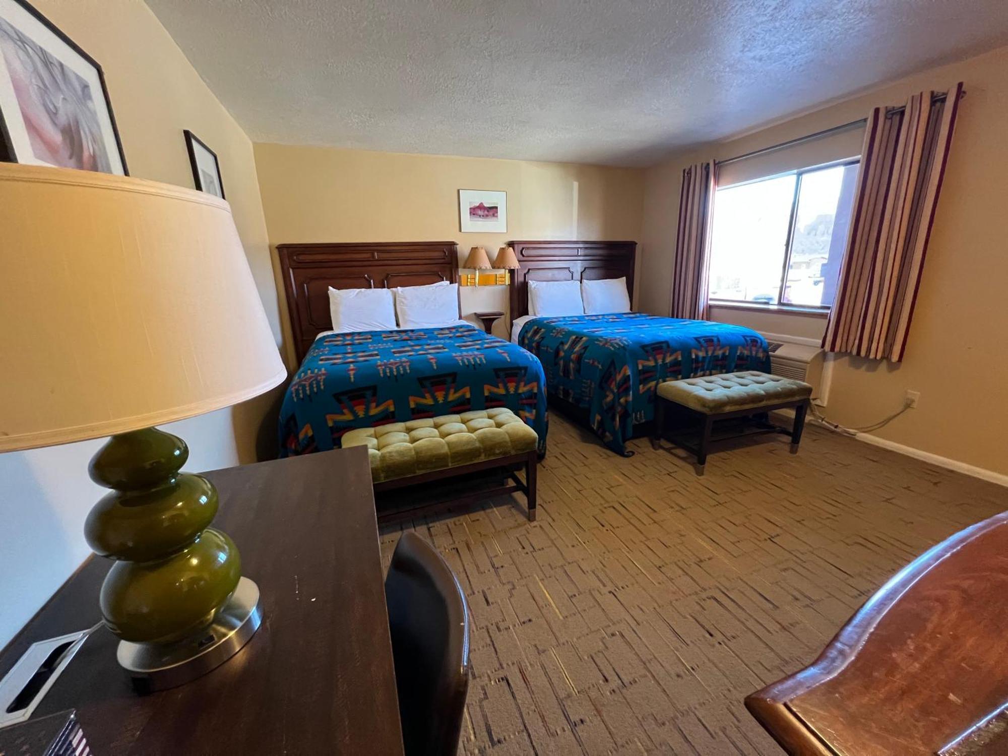 טורי The Rim Rock Inn מראה חיצוני תמונה