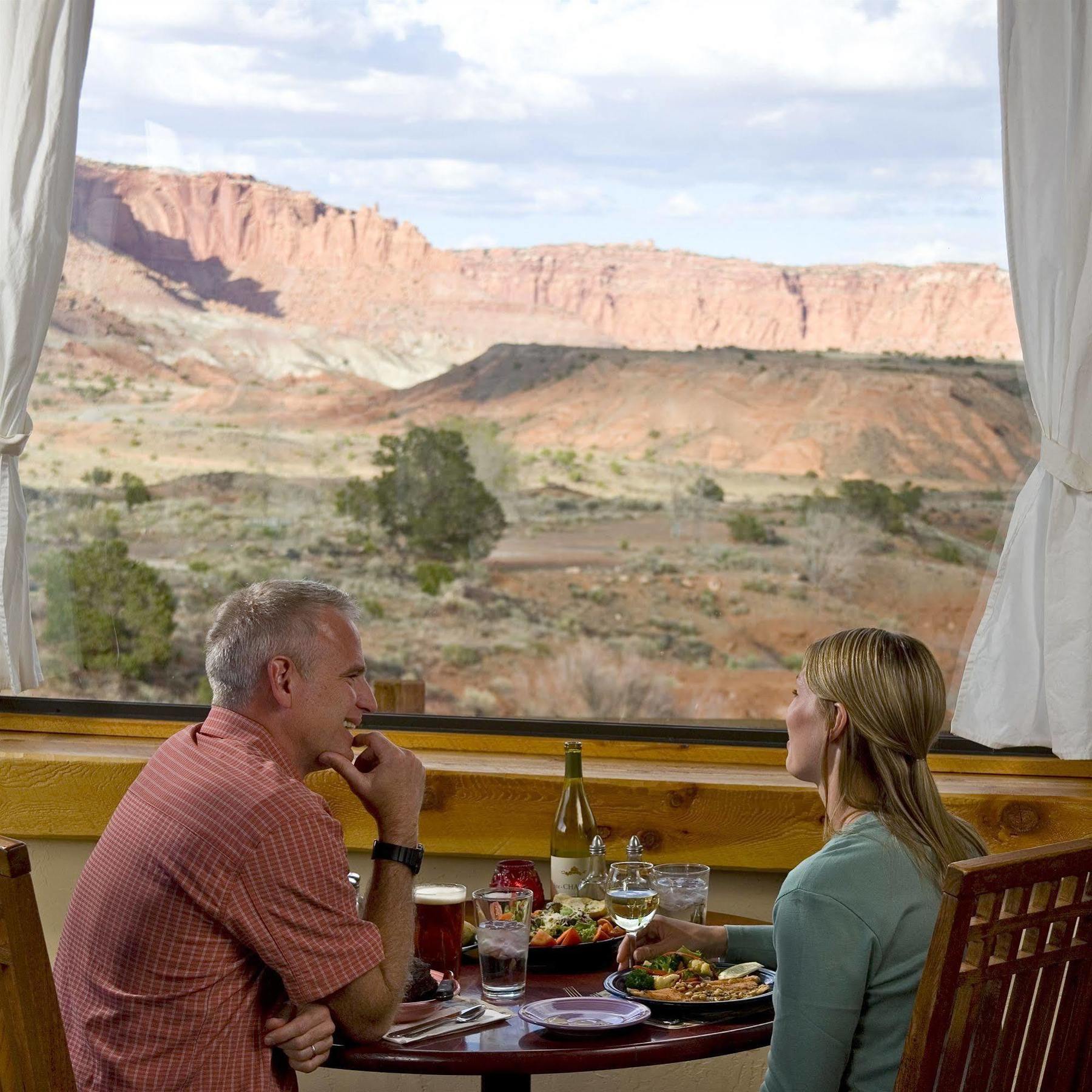טורי The Rim Rock Inn מראה חיצוני תמונה