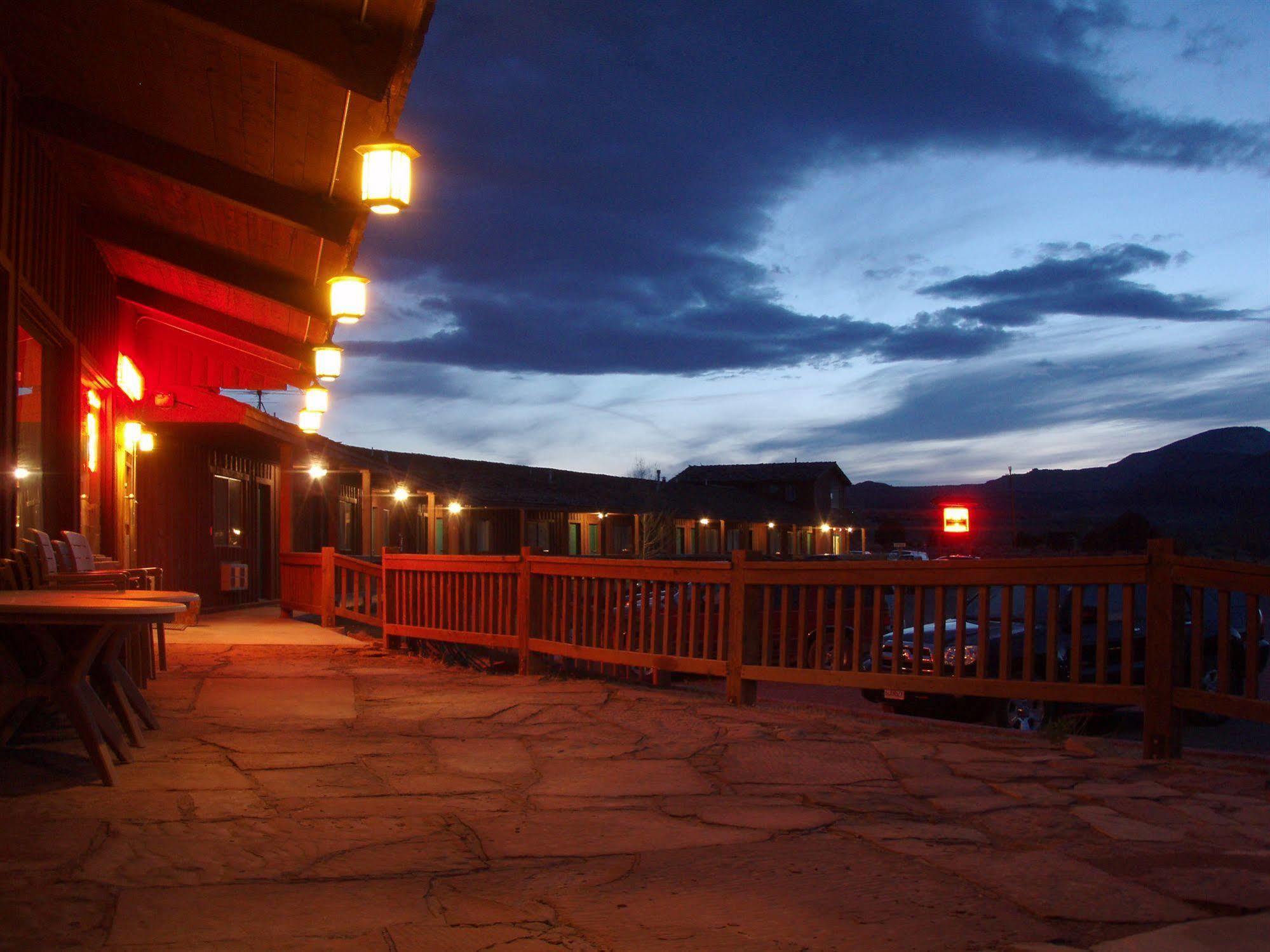 טורי The Rim Rock Inn מראה חיצוני תמונה